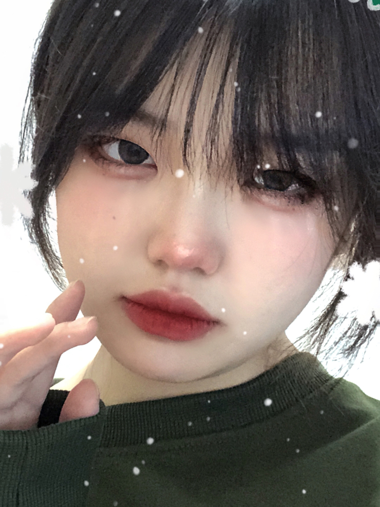 NIKI-四川省·成都市·龙泉驿区--买家秀 测评 寄拍送拍 衣服首饰化妆品都行 平面模特 也可以 风格多变 本人性格开朗活泼 热爱生活 化妆手艺精湛 爱好唱歌 工作认真 效率快 希望各位老板看看我!!