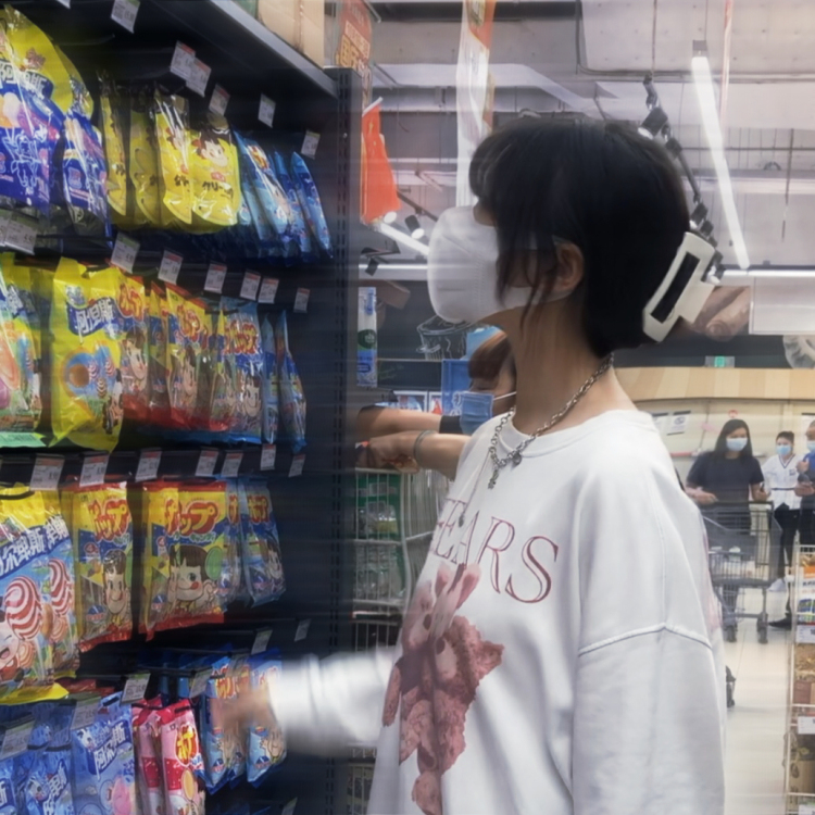 NIKI-四川省·成都市·龙泉驿区--买家秀  测评 寄拍送拍  衣服首饰化妆品都行  平面模特 也可以   风格多变 本人性格开朗活泼 热爱生活 化妆手艺精湛  爱好唱歌 工作认真 效率快 希望各位老板看看我！！