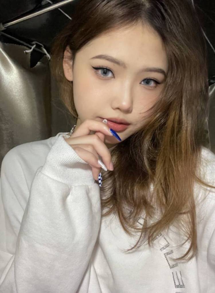 Lillian-陕西省·西安市·雁塔区--新人
买家秀 寄拍模特 约拍 探店打卡 开箱测评  免费试用 种草笔记 都🉑️
172/48
80—61—91
播音主持专业女大学生
有耐心 性格好