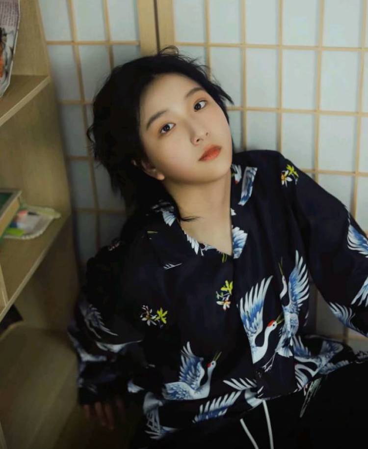 Atopos-四川省·成都市·郫都区--168cm 60kg有相机，会p图，可做微胖女孩穿搭测评分享。