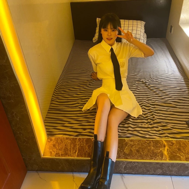 小克汀儿-山东省·青岛市·黄岛区-抖音  ***  快手-接全国寄拍，各种服饰
会拍照，会修图
166  45kg
在校大学生
希望商家发现我哇