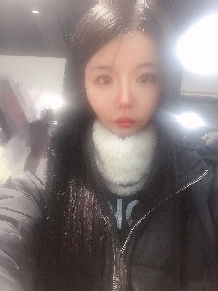 灰姑娘👸-上海市·上海市·黄浦区-抖音搜索 1069894629-新人求关照,衣服鞋子包包化妆品家具家电等都可以接。新人求关照哦。meijiehutt
