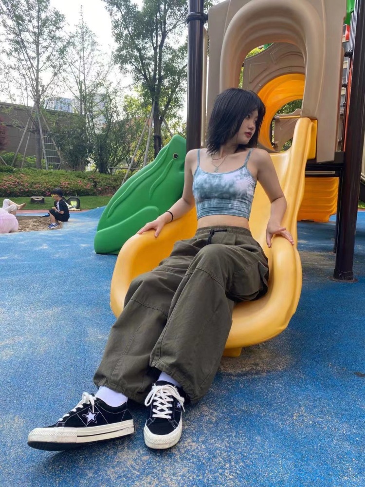 💚-浙江省·宁波市·镇海区-抖音 ***-目前还是学生喜欢跳舞 ，可以接受oversives、辣妹等风格，接受寄拍，可以在***和抖音发布内容