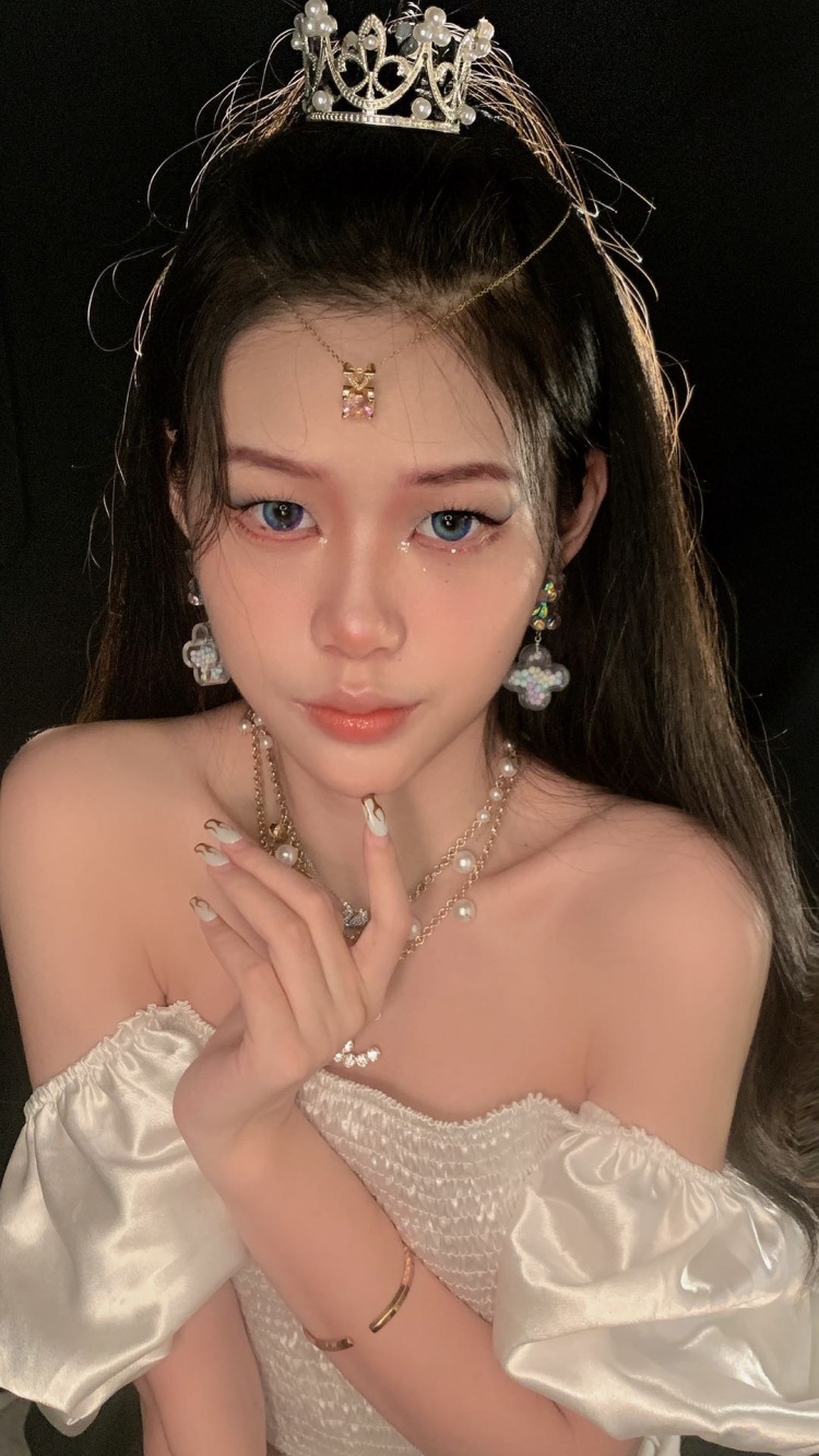 Akatsuki-广东省·广州市·天河区-抖音-美妆类宣传图，美瞳细节图 包修图 可以拍视频！长期接单子，合作的可以联系