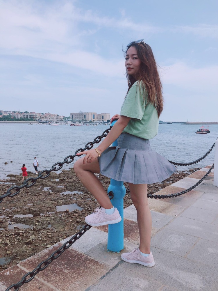 楠哥-青海省·西宁市·大通回族土族自治县--身高160,体重90,腰围63
形象好,气质佳
会化妆,会修图