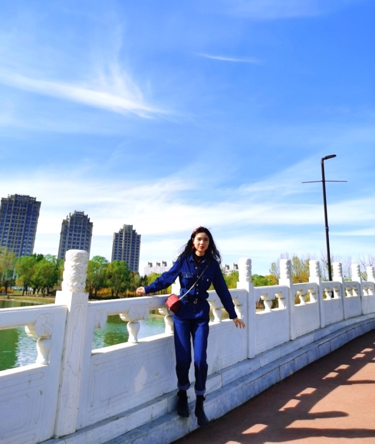 Lia-浙江省·杭州市·拱墅区--只喜欢穿搭和漂亮衣服,所以只接买家秀~
想尝试多种风格,期待各路神仙帮助提携~
作品不多,期待穿搭合作,有适合我的QQ秀快call我~