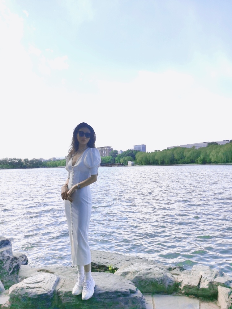 Lia-浙江省·杭州市·拱墅区--只喜欢穿搭和漂亮衣服,所以只接买家秀~
想尝试多种风格,期待各路神仙帮助提携~
作品不多,期待穿搭合作,有适合我的QQ秀快call我~
