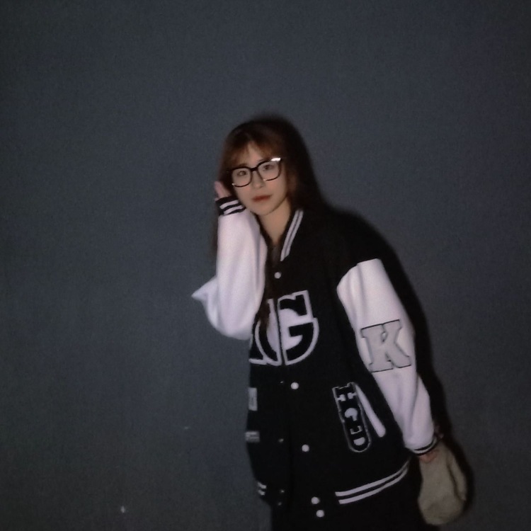蛋蛋-广东省·清远市·清城区-抖音,***,快手-喜欢摄影会P图,会耐心与商家沟通,本人活泼开朗,会制作vlog,经常逛***抖音,本人身高166,体重55kg,属于梨形身材,19岁