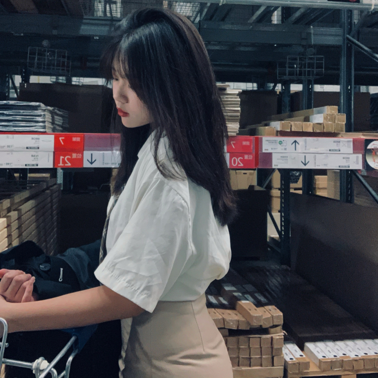 Aaaa娜娜-广东省·深圳市·罗湖区-抖音 快手 ***-身高1.65 体重105 拍过甜妹风格 酷酷的风格 纯欲风格 清纯风格 文艺风 学院风
拍甜妹清纯的偏多
刚接触这行 所以价格都是可以商量