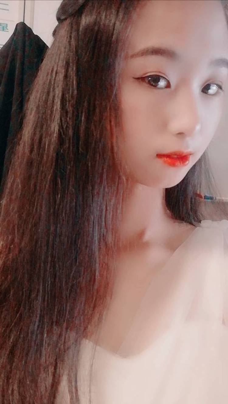 _小杨没有杨-湖北省·襄阳市·襄城区-微博、***-蹲商家,可以接美妆护肤品测评、女装、裤子、裙子、鞋子、帽子、发卡、项链、手链,寄拍送拍