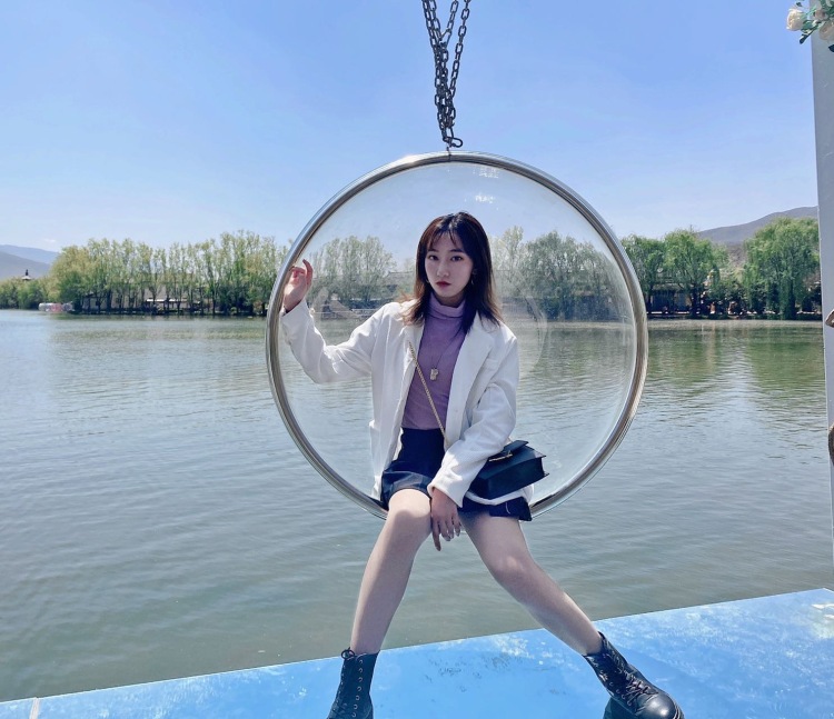 🔅晴允-云南省·丽江市·古城区-快手，***，美图秀秀-会穿搭，可以各种风格切换，丽江风景优美出片效果好，并且本人注重拍摄背景，会认真挑选，可放心寄拍。有舞蹈才艺，热爱拍照，会自己修图，快手、***、美图秀秀有一些粉丝基础，虽然不多但会多方面做宣传。