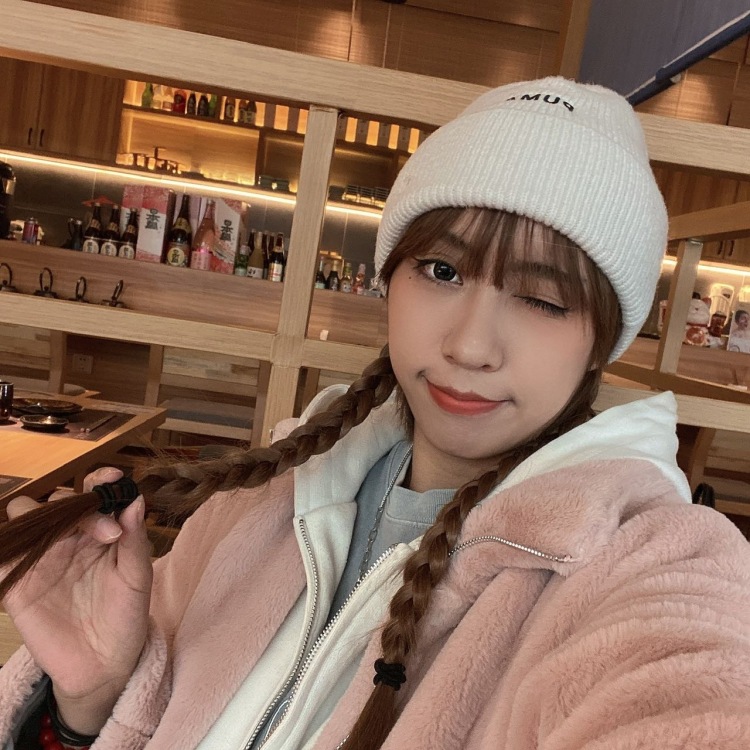 Ashley🐰阿笙-浙江省·金华市·义乌市-抖音-身高167
体重49
有拍摄经验会修图,可做寄拍模特买家秀,淘宝种草开箱测评等,也可接短视频拍摄,会会拍摄剪辑