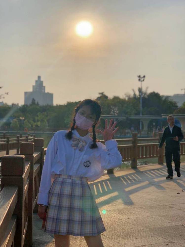程艺婷-浙江省·杭州市·上城区--很喜欢拍照,身高160,体重92,比较喜欢可爱甜美风格,温柔风和日常风格,业余时间也比较多