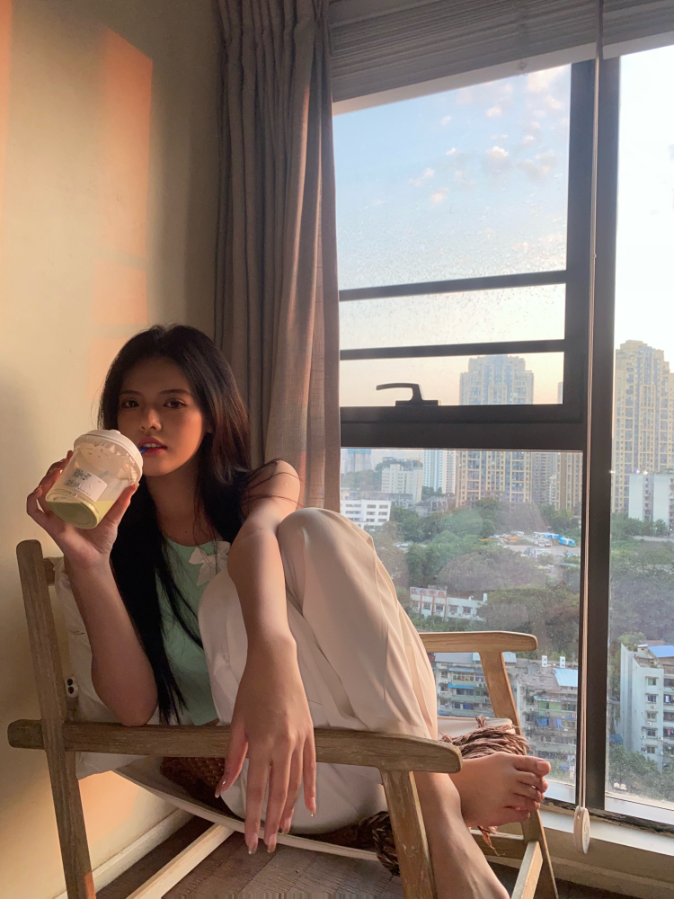 牧羊的水鬼-湖南省·长沙市·开福区--大家好!我来自湖南长沙
🉑️接全国范围的买家秀、寄拍模特、穿搭分享、探店打卡(长沙)
身高:168cm 体重:53kg
主纯欲风、各类风格的也可以接~鞋包配饰
身份:自媒体、学生
年龄:20