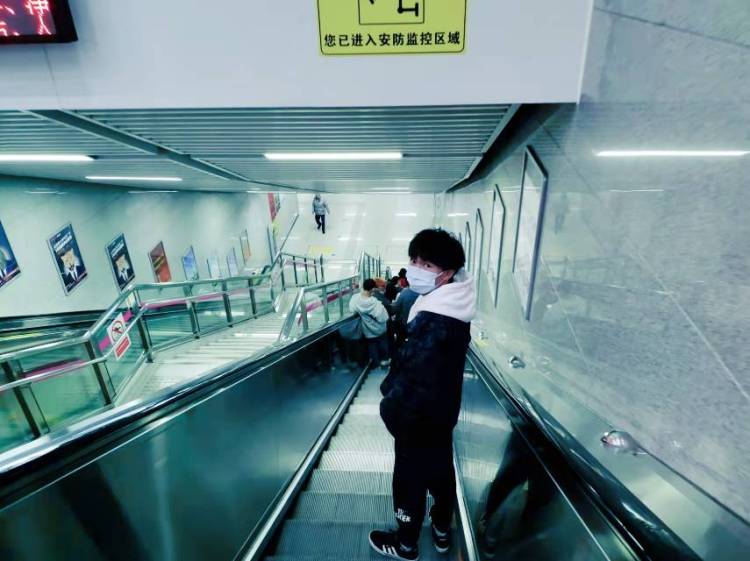 Coisíní-云南省·昆明市·呈贡区--寄拍,约拍,买家秀,产品推广,可联系
身高:175
体重:55
