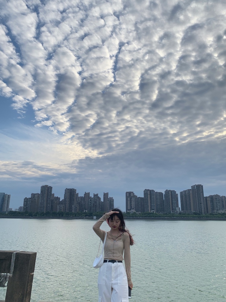 皮蛋瘦肉周-四川省·成都市·金牛区-抖音,微博,***-接寄拍,身高155体重84斤,会跳舞
买家秀,衣服收拾各种风格都可以