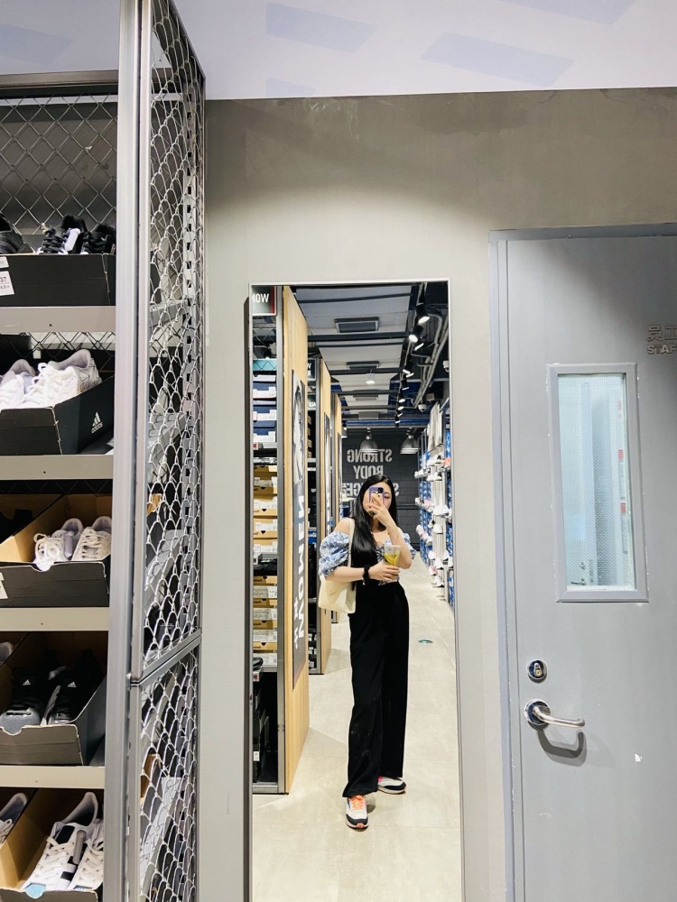 San。-福建省·福州市·台江区--没什么特别的特长,就p图还行,会打扮,身高168体重120,皮肤算白,但是我自己觉得不够白
至于合作费随便写的,反正也是新人一步步慢慢来吧先积累经验
