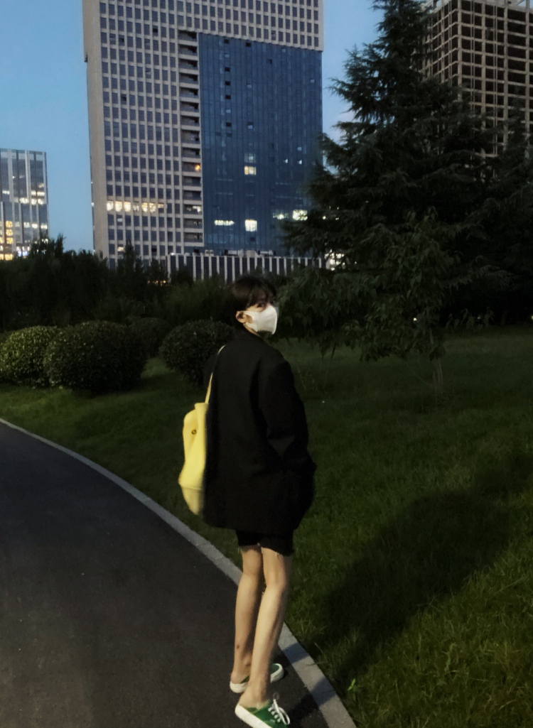 ᴇʟɪᴀᴜᴋ-陕西省·西安市·雁塔区--🉑️接全国范围的买家秀、寄拍模特、喜欢拍照擅长ps
身高：167cm 体重：55kg