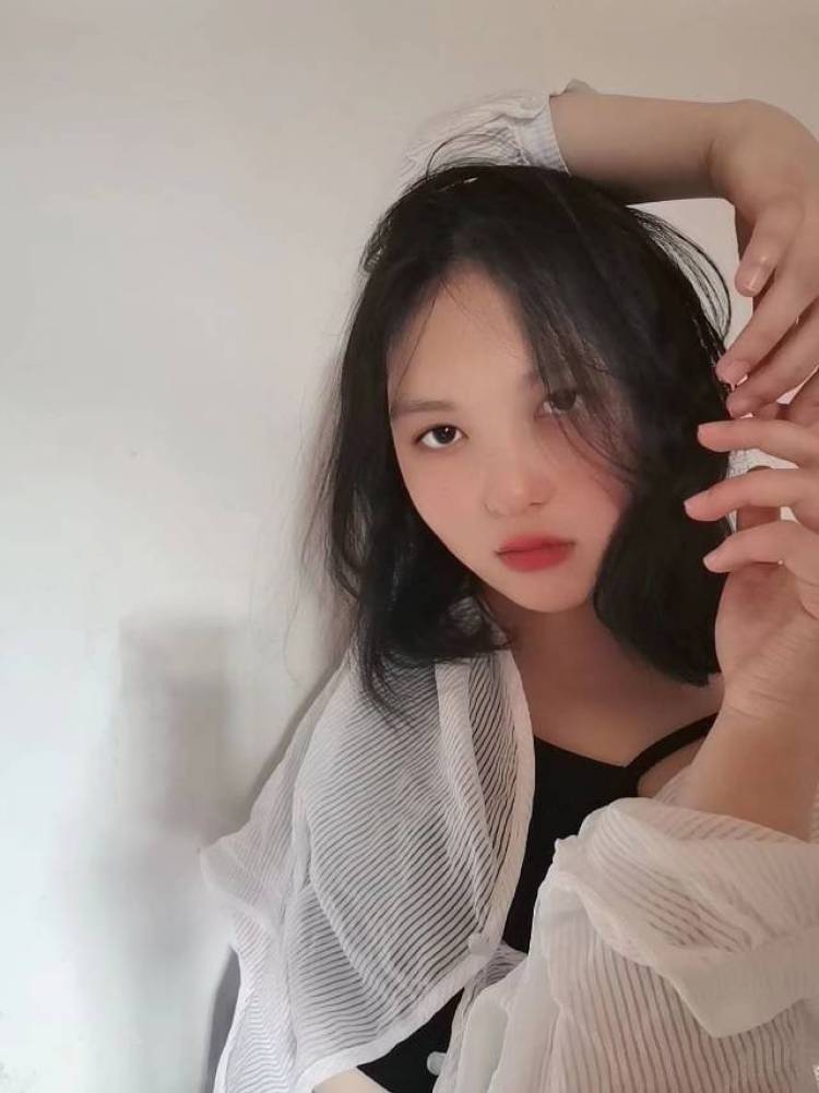 元气少女酱-云南省·昆明市·嵩明县-微博 抖音 ***-身高153,体重42kg。会拍照、化妆、修图,可以驾驭多种风格,可接配饰、衣鞋、居家物品等,出图速度快,种草推广软文,在***发布。