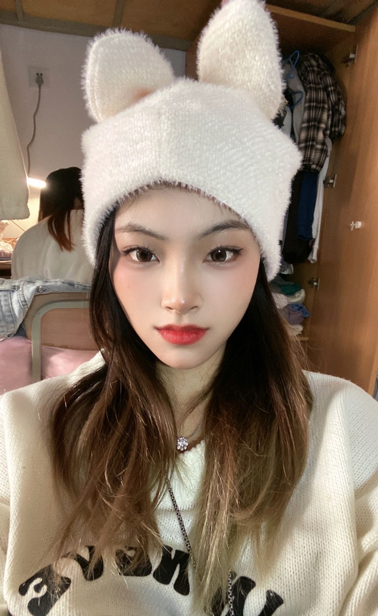 锤锤-山东省·济南市·历下区-***-淘宝买家秀   美瞳美妆和服装寄拍   试用推广  种草笔记软文创作及发布   短视频vlog创作 app小程序 游戏测评推广 编导专业 有专业的打光摄影设备 会写文案策划 会p图和剪辑 体重44kg