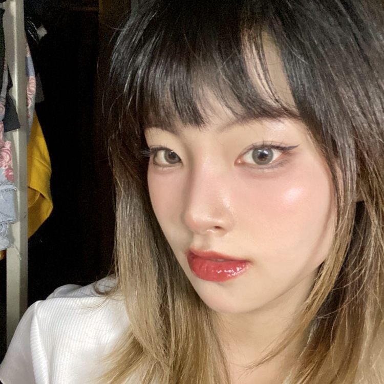 锤锤-山东省·济南市·历下区-***-淘宝买家秀   美瞳美妆和服装寄拍   试用推广  种草笔记软文创作及发布   短视频vlog创作 app小程序 游戏测评推广 编导专业 有专业的打光摄影设备 会写文案策划 会p图和剪辑 体重44kg
