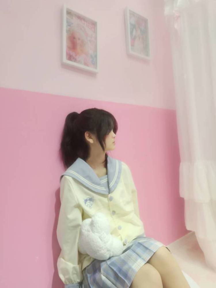 烦-江苏省·徐州市·泉山区-抖音-特长：拍照，跳舞
身高：166CM
体重：90斤
抖音粉丝：980
每天中午晚上回信息