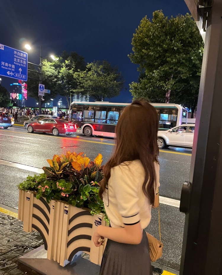 L.-吉林省·吉林市·船营区--🉑️接全国范围的寄拍,买家秀 探店
身高:172 体重:104
我是一名大一学生,数字媒体艺术专业,会绘画,摄影,有设备,会修图,业余时间多,出片快
各种风格的衣服都可驾驭~