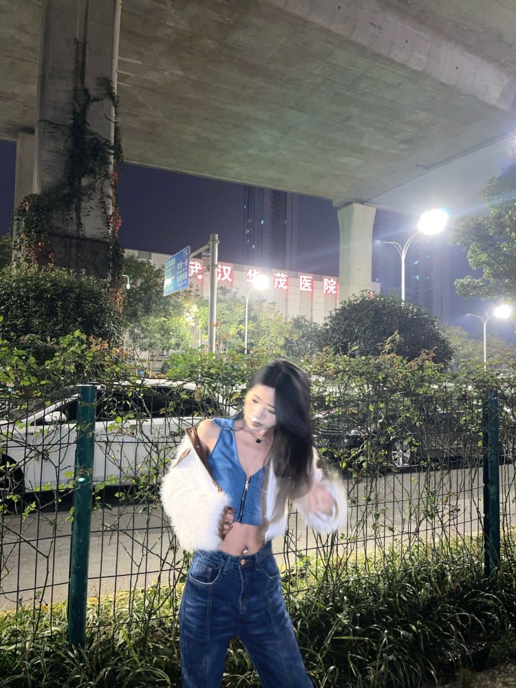 Despair-湖北省·武汉市·江岸区--我的兴趣爱好是拍照,然后接寄拍,送拍,买家秀,免费试用都可!可以尝试各种风格~然后我的身高162体重82斤
