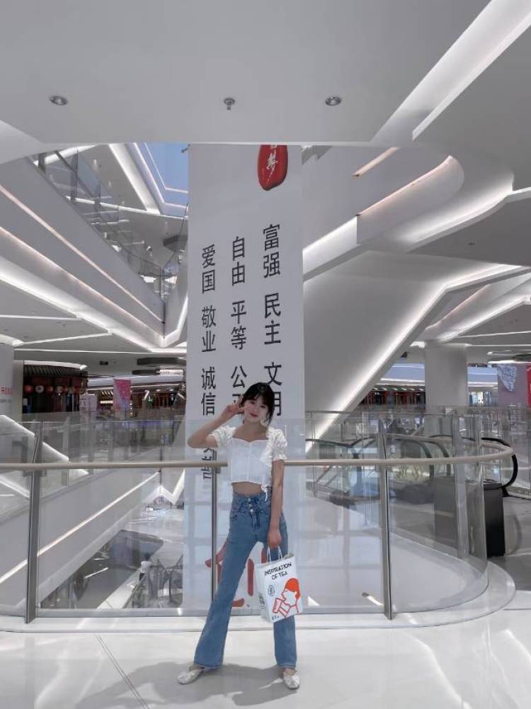 雪丽呀！-安徽省·宿州市·埇桥区--165  88
送拍  寄拍都可以
费用可以协商
衣服  饰品  手机壳等都可以