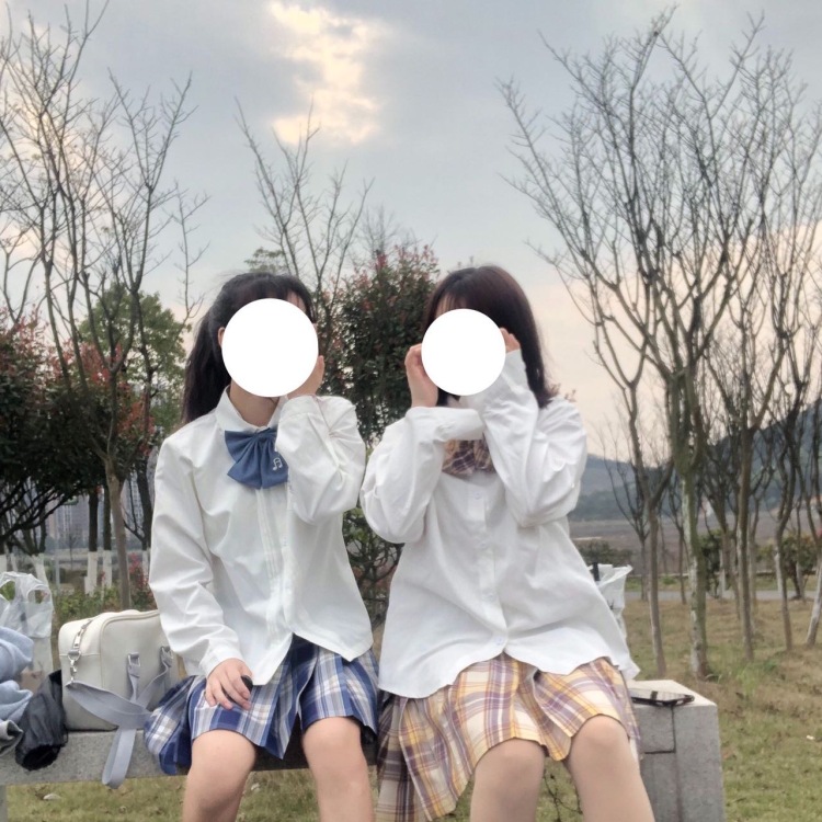 沐籽-湖南省·长沙市·望城区-快手 抖音 ***-一名艺术系学生 会拍照 会p图 会编辑 接买家秀 接寄拍 可在各种平台推荐种草笔记 开箱视频 也可以寄拍衣服美妆手饰等等