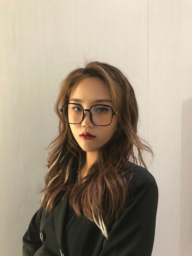 Mirror-辽宁省·盘锦市·大洼区-快手抖音-身高165 体重92
艺术生出身，学过商业摄影和后期
可以接开箱视频，种草视频/文章，买家秀
可长期
时间稳定，出图快