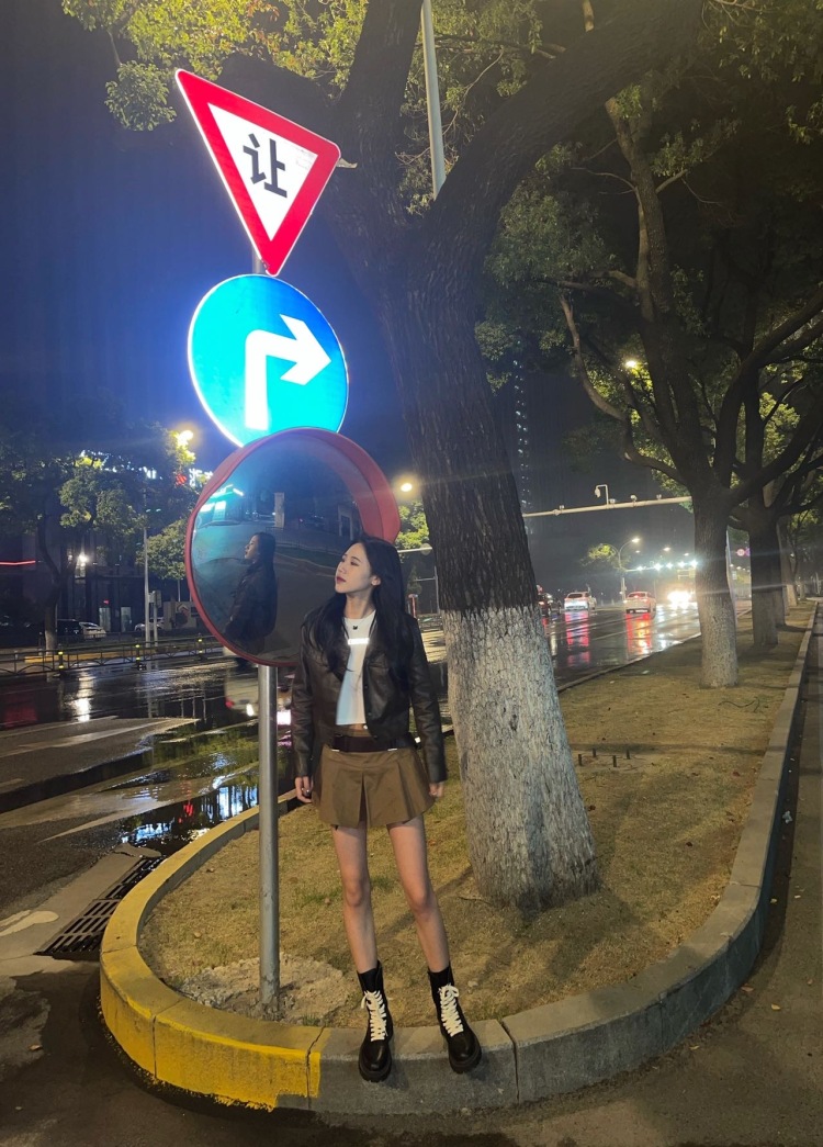 Despair-湖北省·武汉市·江汉区--身高162体重82斤~接寄拍,风格都可以,买家秀等。不拖延时间