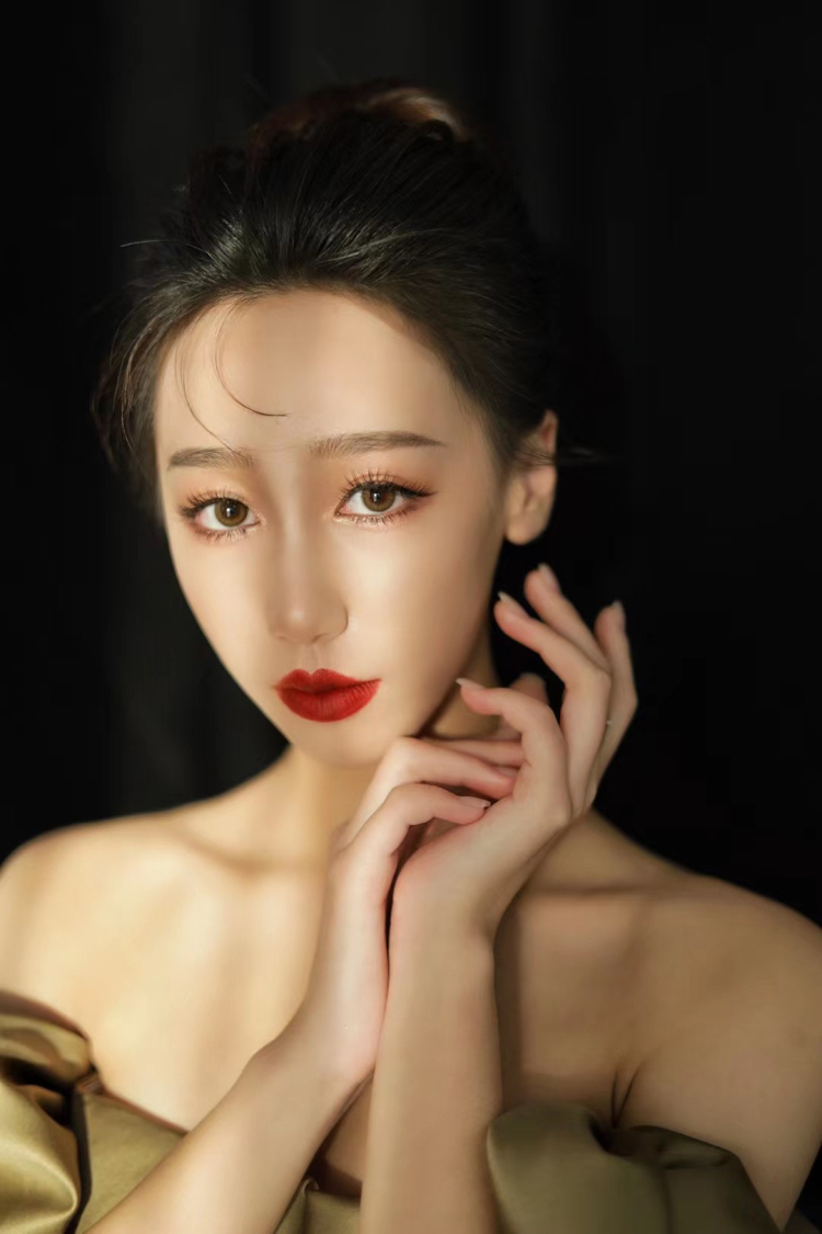 ShYLie、-辽宁省·抚顺市·望花区-快手-身高167cm体重46kg 是一名艺术生,接寄拍 买家秀,🉑️驾驭各种风格