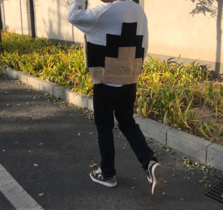 Psleep9.-北京市·北京市·朝阳区--男 00后 话不多说上图，*** 微博 抖音都有分享，有寄拍接拍经验，有兴趣找我哈，