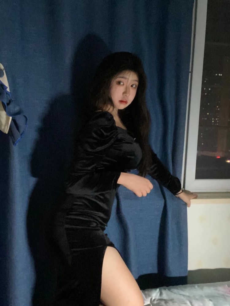 尘白白-陕西省·西安市·雁塔区-抖音-我是一名在校高中生 身高168体重120 学习十年民族舞 有良好的体态 现如今是名美术生 对拍照构图有一定的知识储备 善于修图