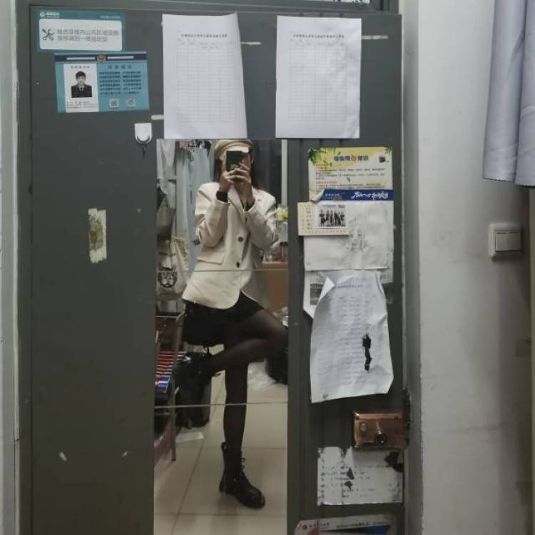 晗笑-山东省·日照市·五莲县-抖音,***-大三学生,身高175cm,体重52kg,舞蹈专业,想要接寄拍、买家秀类型,时间充裕,出片快。