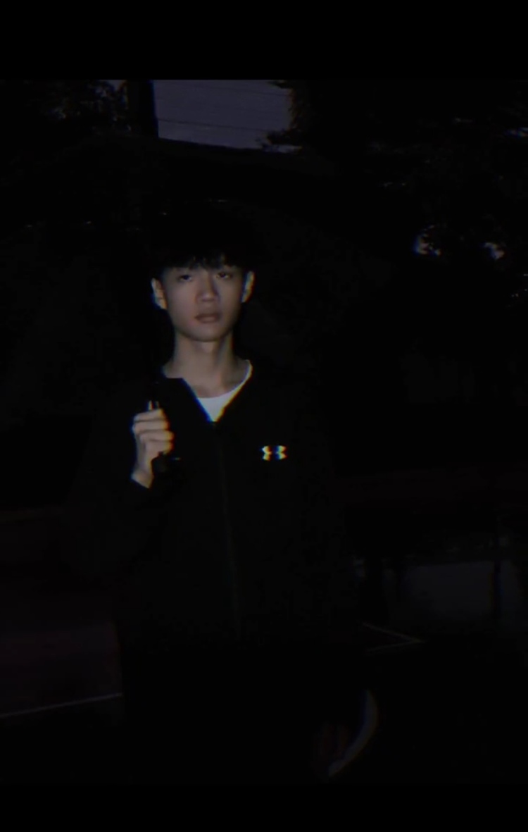 face paper💸-广东省·东莞市·黄江镇-抖音、快手-年龄18  身高174  体重108 在校学生
短视频创作、接买家秀、寄拍