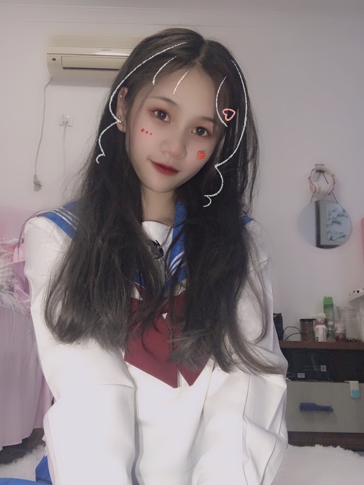 ·-湖南省·长沙市·岳麓区--喜欢拍照，会化妆扎头发，会一点点搭配，买家秀，开箱测评，尝试各种风格也能驾驭很多种风格