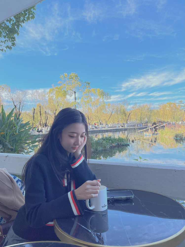 Niny安妮-云南省·昆明市·盘龙区-抖音｜***｜微博 同昵称-接寄拍 买家秀 探店打卡
165cm 50kg 会穿搭 会化妆 爱拍照 会修图
抖音｜***｜微博 同昵称