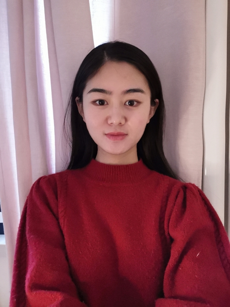 李子希-北京市·北京市·朝阳区-微博-最大乐趣穿新衣服，边玩边拍照，回来以后调色p图，所以有意向接服装饰品的买家秀，寄拍等等
