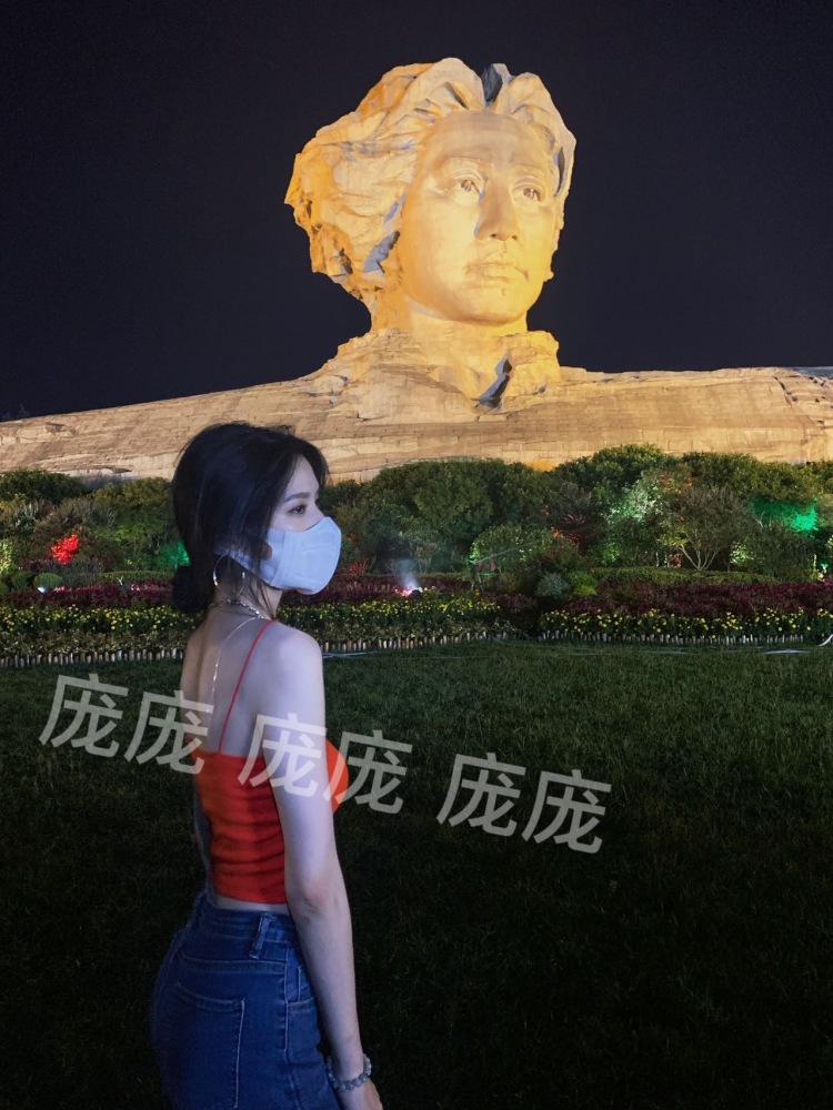 庞庞-广东省·广州市·黄埔区-抖音-🉑️接买家秀、热爱拍照、风格多变
身高1米68 体重100斤