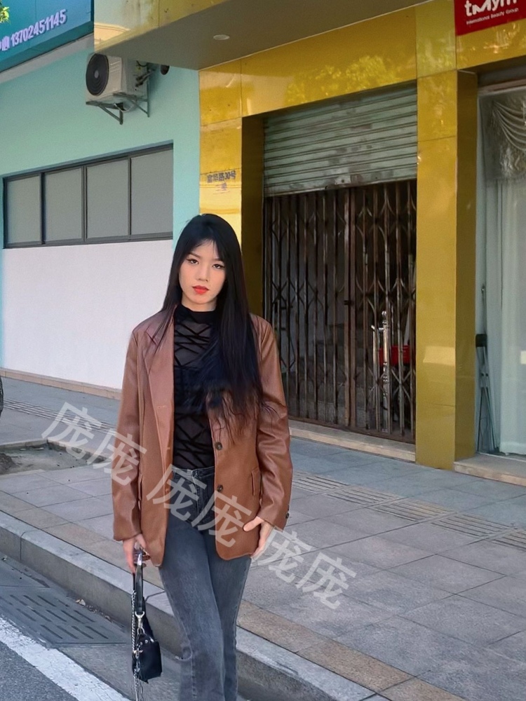  庞庞-广东省·广州市·黄埔区-抖音-🉑️接买家秀、热爱拍照、风格多变
身高1米68  体重100斤