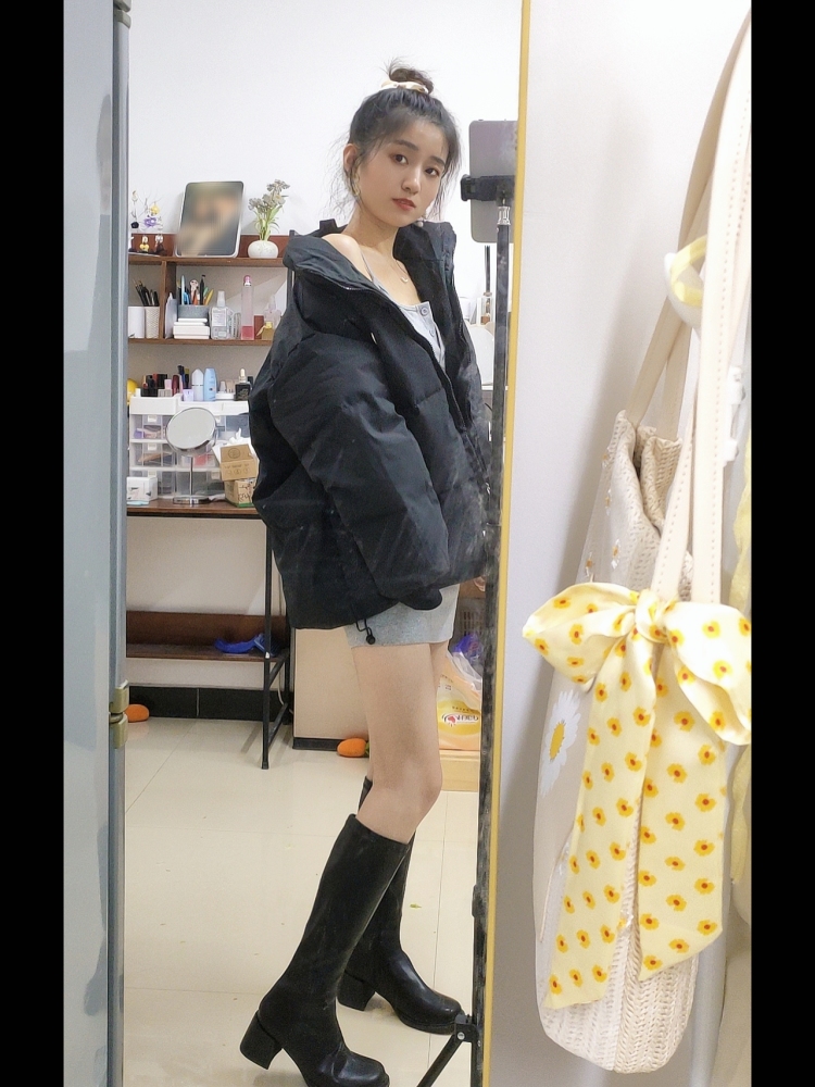 薄荷姑娘-江苏省·徐州市·铜山区-***-穿搭推广,擅长拍照,小🍠千粉,各类衣服鞋子推广以及优质买家秀照片。
