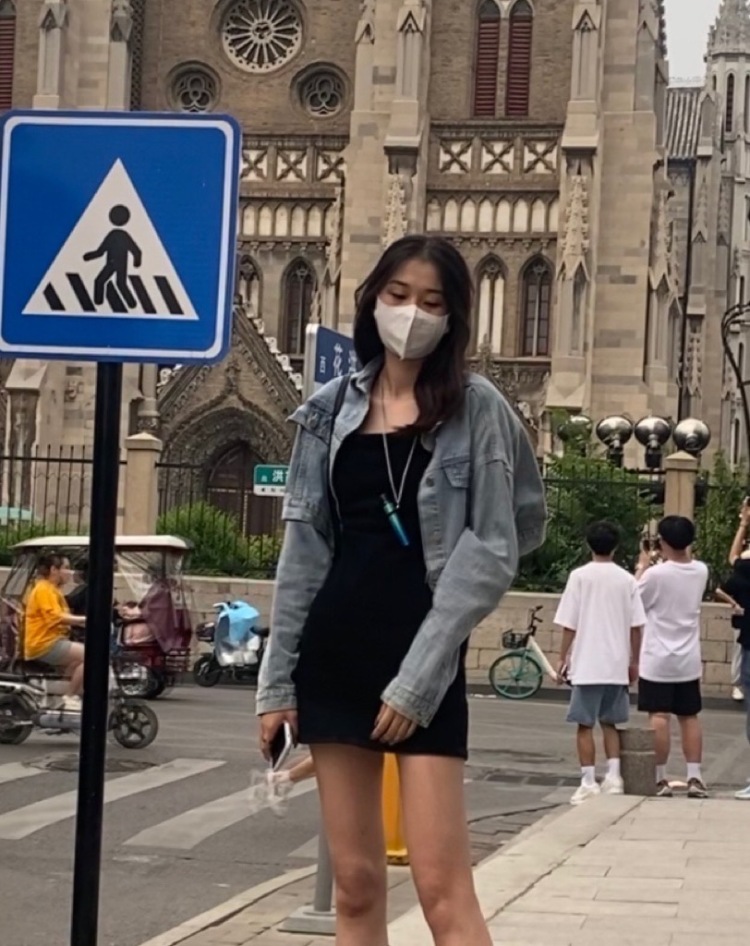 Z-山东省·济南市·市中区--可以接买家秀 淘宝寄拍
不接短视频带货
身高180 体重110
职业模特