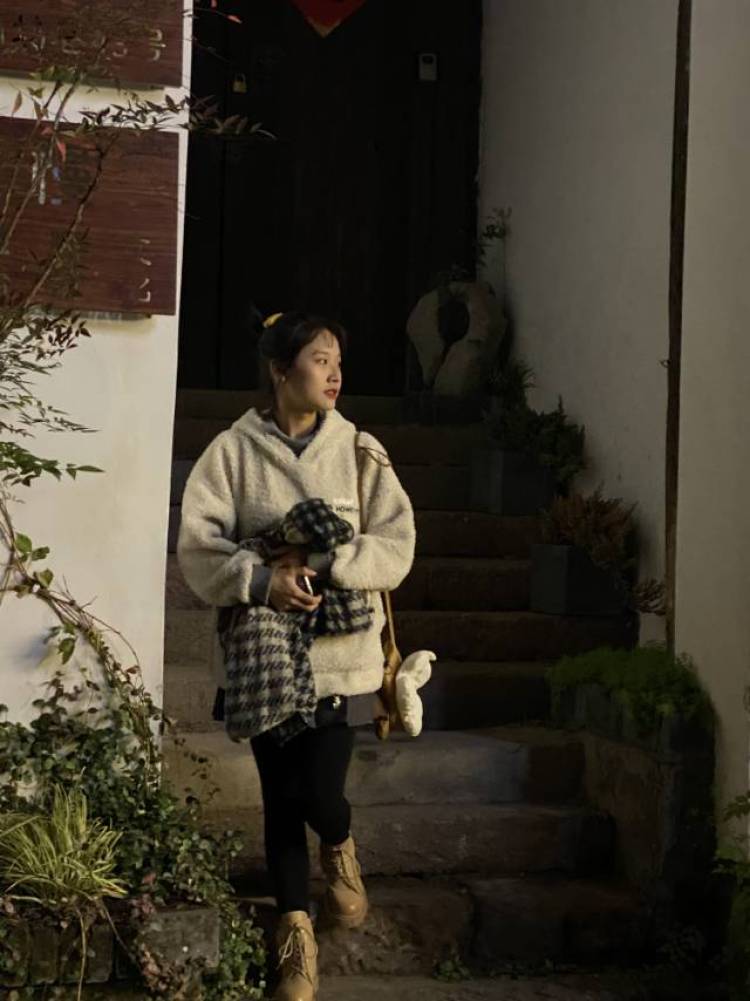 麓幻-浙江省·金华市·婺城区--接寄拍单，身高158，体重90，会p图，偏甜系，可爱，可接汉服，jk，洛丽塔