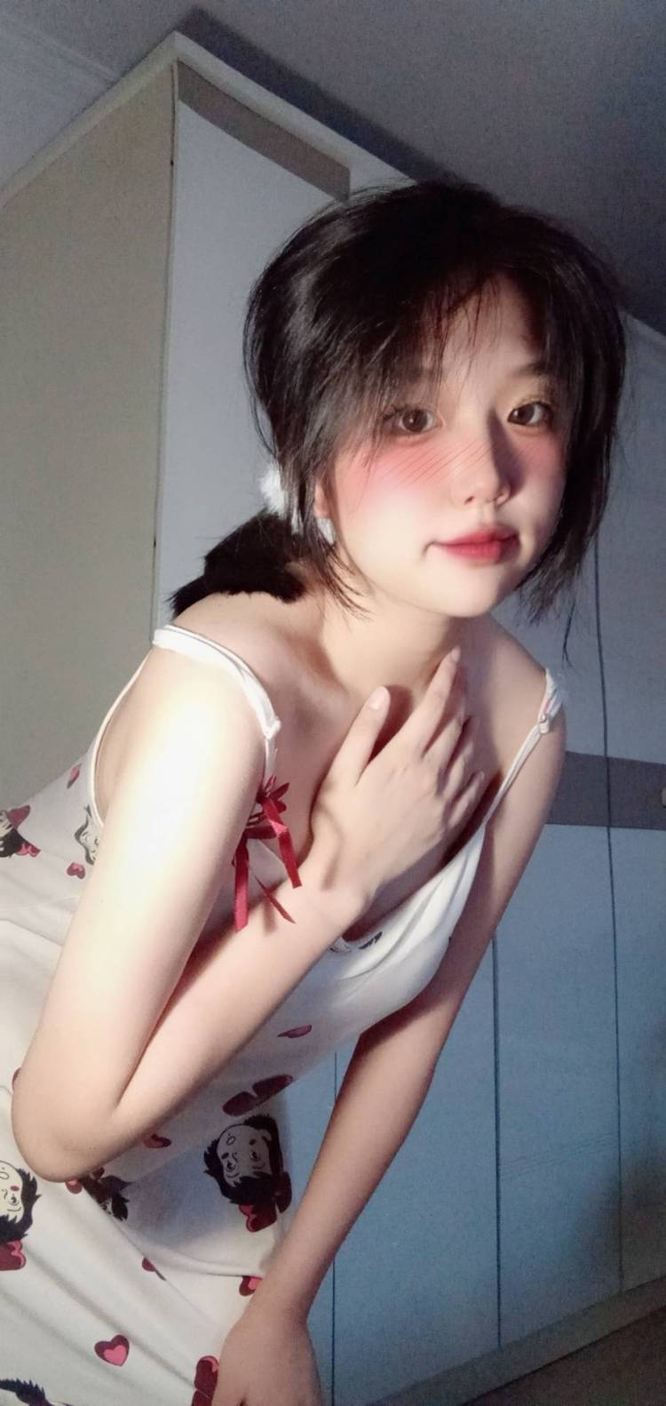 Zik--河北省·张家口市·桥西区-抖音微博***-接寄拍，擅长走可爱风和纯欲风身高165体重110喜欢展示自己，同时因为喜欢二次元cos妆容也是比较OK