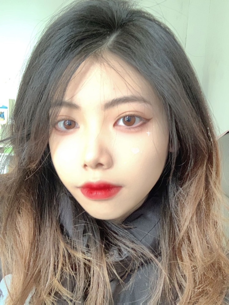 卡哇伊啵啵子～-江苏省·泰州市·兴化市--本人身高170 体重46kg。长相不错。
长相好看 也会p图，手也好看。
可以接网拍寄拍送拍，擅长接帽子围巾美甲项链首饰等
可凑近拍照或者半身拍照的单子。
因为全身图 需要摆姿势暂时没有尝试过。
出图