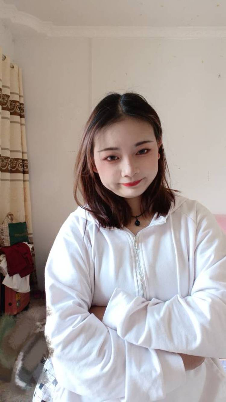 發財.-贵州省·毕节市·纳雍县-快手  抖音  ***-喜欢拍照  短视频之类 各大商家🉑 联系我 .寄拍模特、穿搭（小红📖）探店打卡（贵阳）
身高：152cm 体重：48kg  年龄：17
能hold纯欲风、性感风的衣衣～其他风格的也可以接～
本人风格中