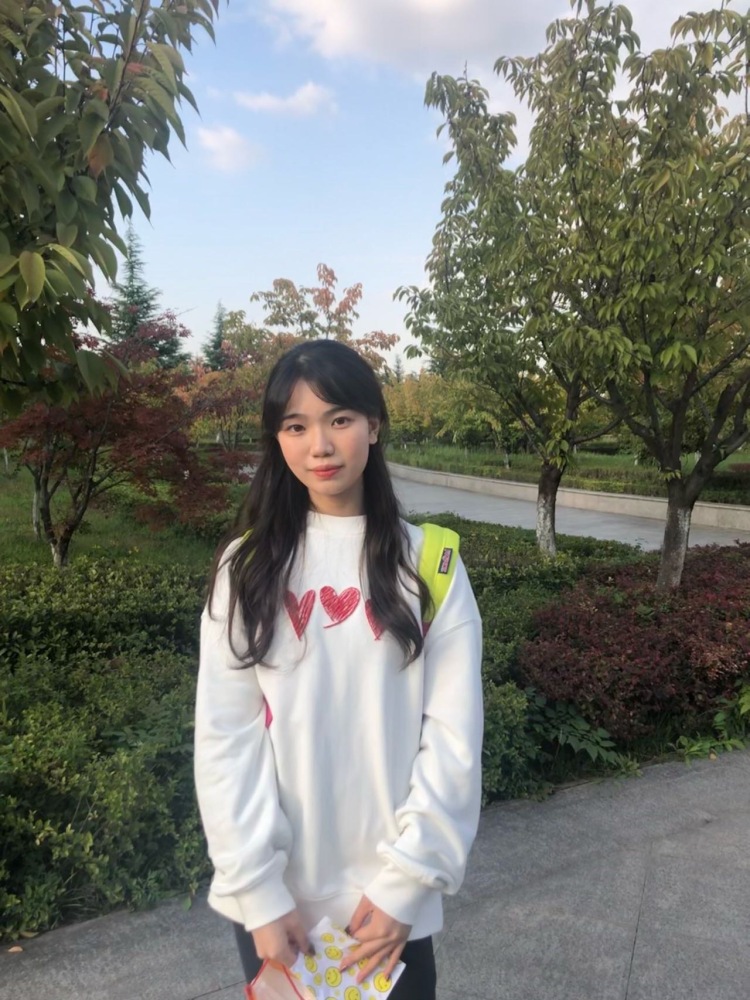 ranran-陕西省·西安市·长安区-抖音-大家好！
日常喜欢出去拍照，喜欢不同风格的穿搭，接受网店约拍 。对穿搭很感兴趣，欢迎找我接单，价格好说 欢迎商家联系我 可以接卖家秀 可以私聊我 谢谢～
 拍照什么的都可以呀 p图娴熟 出图快 寄拍，