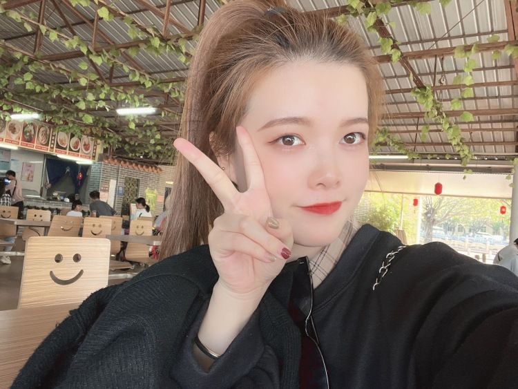 JIA MIN-广东省·广州市·天河区-抖音  快手   ***   -会跳舞🕺喜欢服装穿搭，可拍首饰、包包、化妆品、护肤品，有需要寄拍的商家欢迎来找我哦！